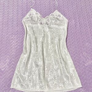 Chic White Lace Midi Dress